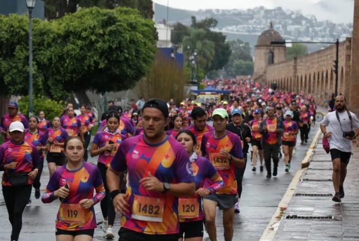 2 mil corredores le dieron vida al Medio Maratón de la Cruz Roja Morelia