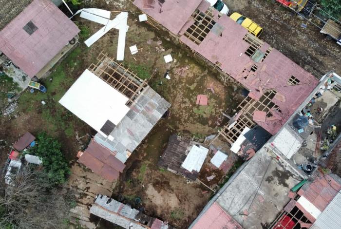 24 casas y una escuela dañadas, tras tornado que azotó la tenencia de Opopeo
