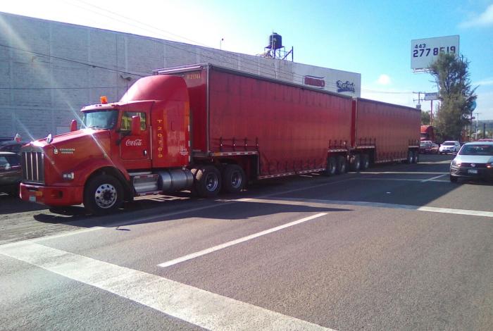 A la baja, incidentes carreteros contra Coca Cola FEMSA
