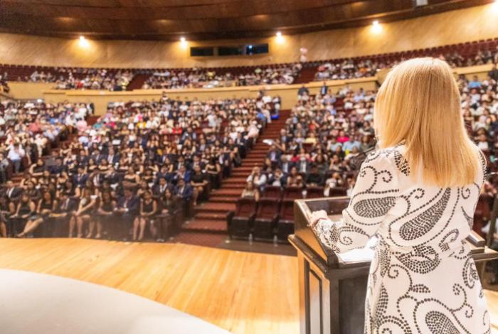 A lograr la ventaja competitiva a través de la formación continua, convoca rectora a egresados nicolaitas