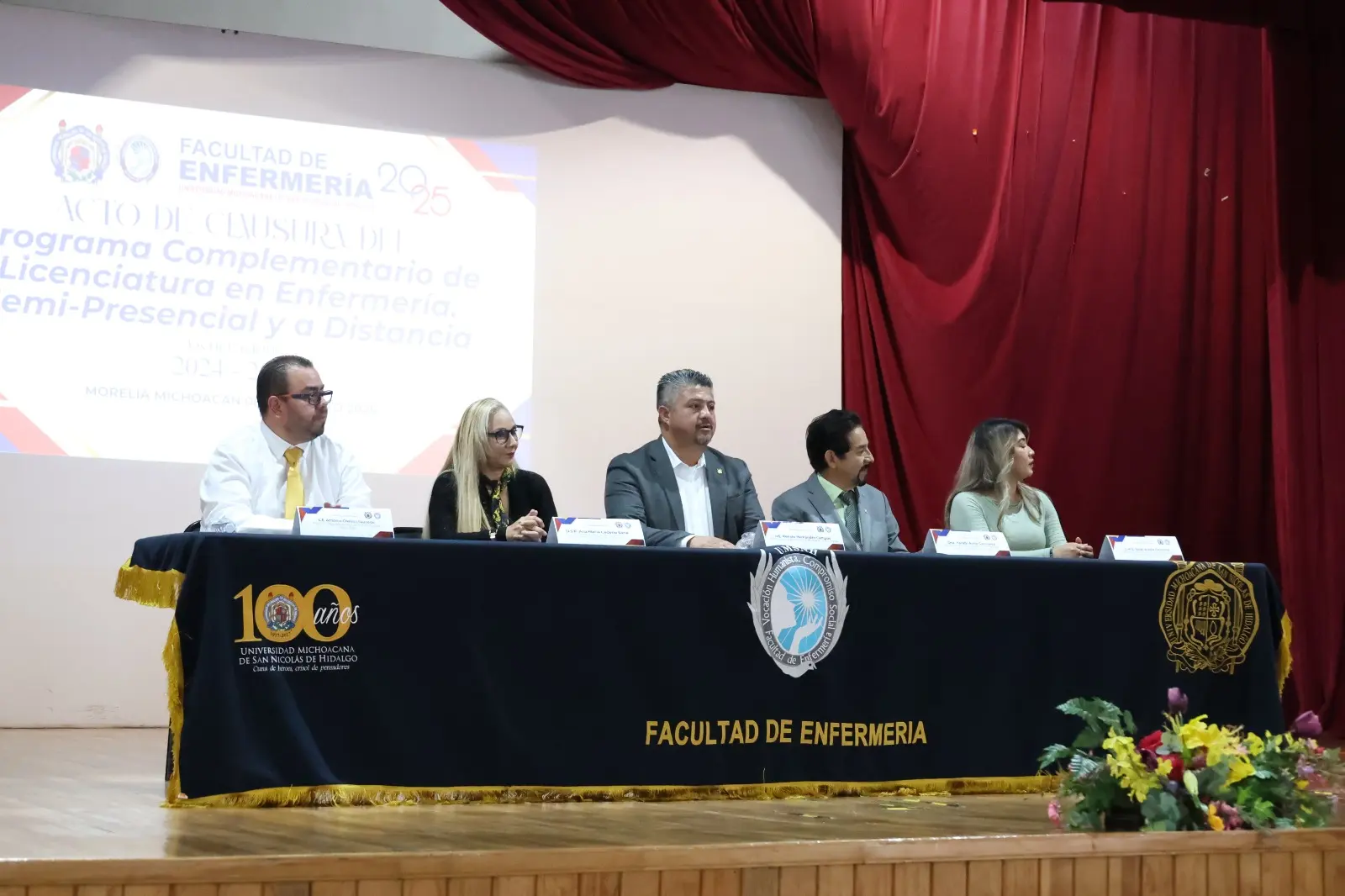 A mantenerse actualizados de manera permanente invitan a graduados de la Licenciatura en Enfermería