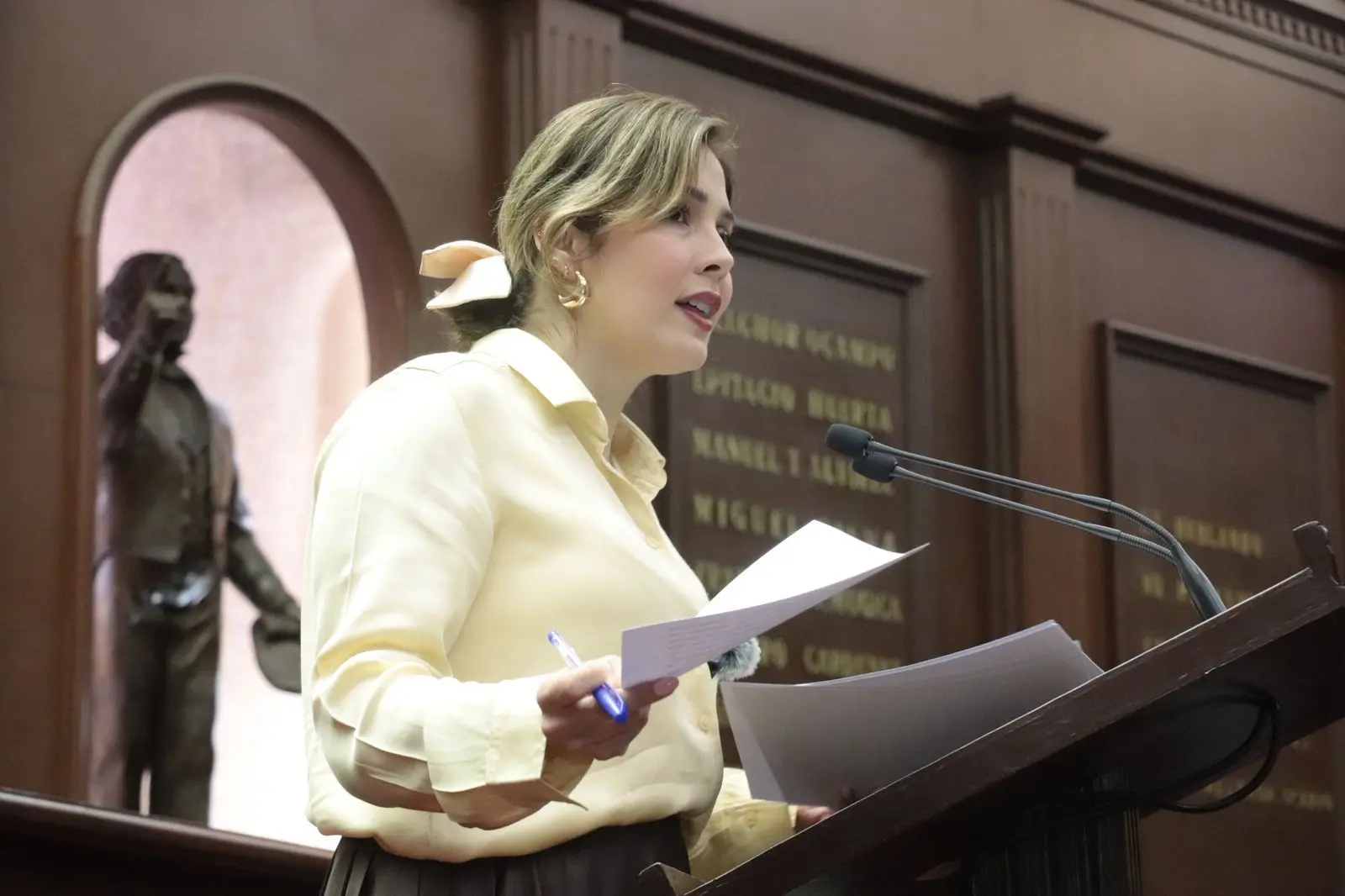 A propuesta de Brissa Arroyo se inscribirá en el Palacio Legislativo con letras doradas el nombre de Amalia Solórzano Bravo