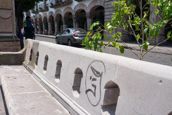 A restauración, bancas de plaza de Armas