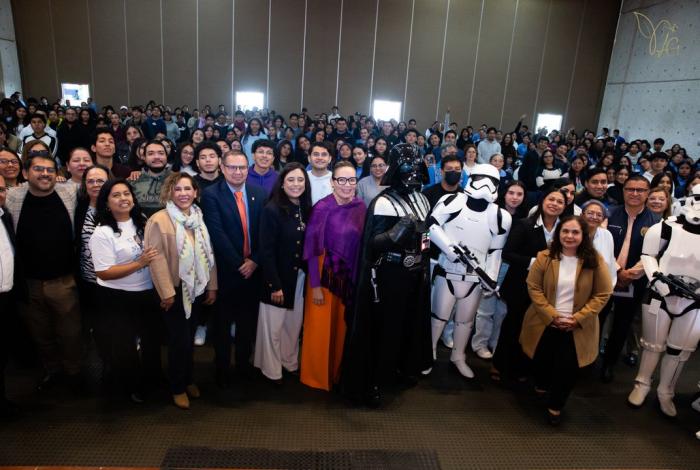 A utilizar la Inteligencia Artificial para generar beneficios a la comunidad, convoca Yarabí Ávila a estudiantes