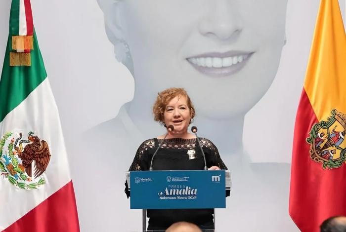 A Verónica Villaseñor Presea Michoacán al Mérito en Derechos Humanos 2025