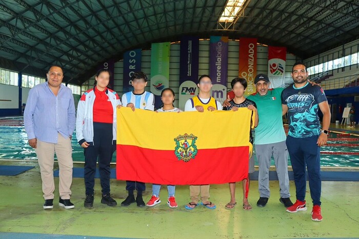 Abanderan equipo de paranatación rumbo al Campeonato Nacional de Deportistas Especiales