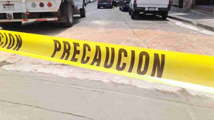 Abandonan 3 cuerpos en cajuela de auto en Acapulco, Guerrero