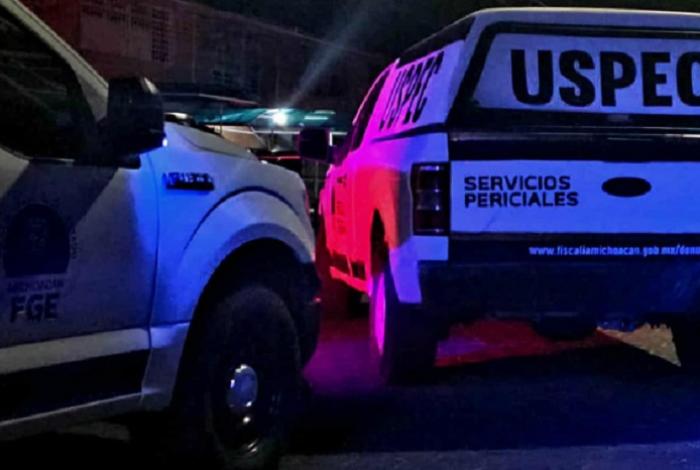 Abandonan a un ejecutado y le dejan un mensaje, en vía pública de Apatzingán