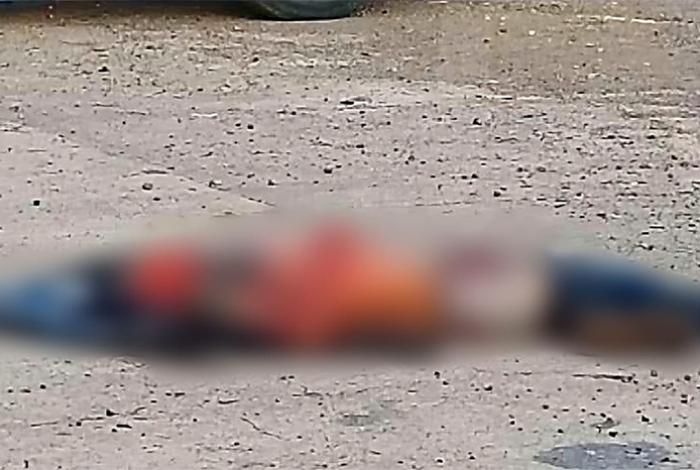 Abandonan cadáver con huellas de violencia cerca del panteón de Apatzingán