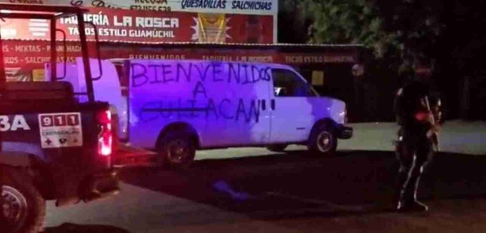 Abandonan ocho ejecutados en una camioneta panel en Culiacán, Sinaloa