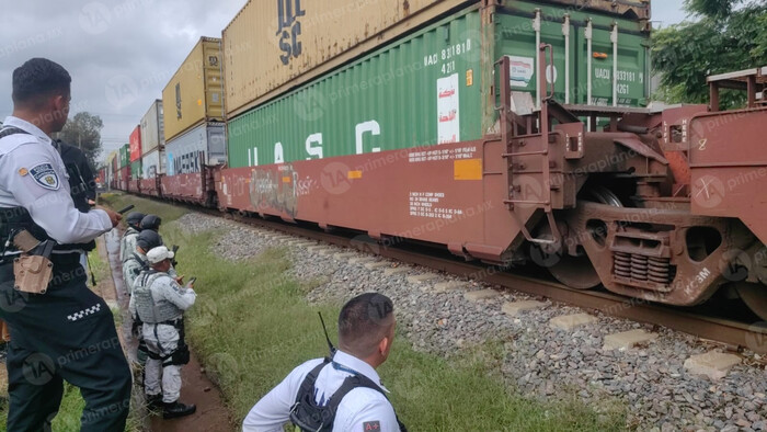 Abren contenedor del tren en Morelia y roban neumáticos