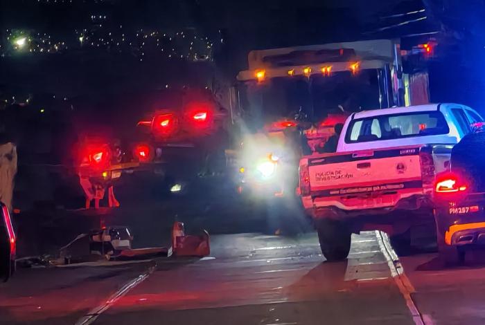 Accidente de camioneta deja 1 muerto y 1 herido colonia San Isidro Itzícuaro, Morelia
