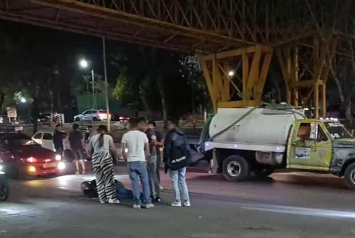 Accidente de motocicleta deja dos heridos en el Libramiento, frente a Lomas de Morelia