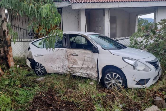 Accidente en Uruapilla, sólo fue el susto y daños materiales