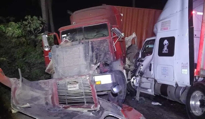 Accidente grave en autopista Siglo XXI con heridos y tráfico afectado