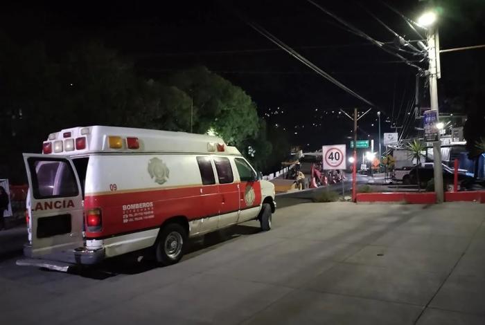 Accidente vehicular en Zitácuaro deja a dos personas lesionadas