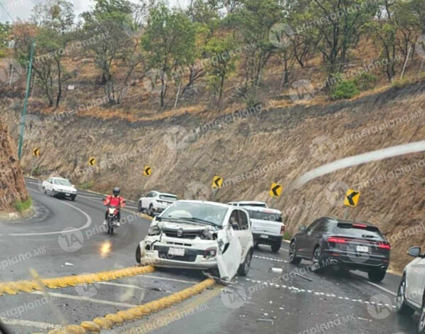 Accidentes en Morelia dejan daños materiales y pollos mojados, este lunes