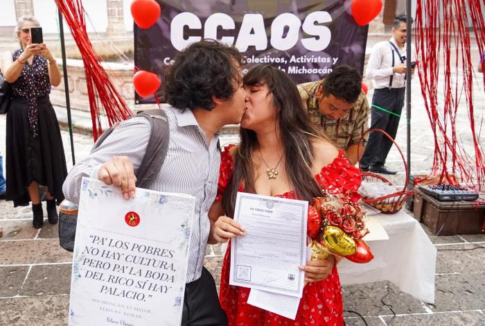 Activistas y Organizaciones Sociales protestan con  ‘Bodorrio en el Clavijero’