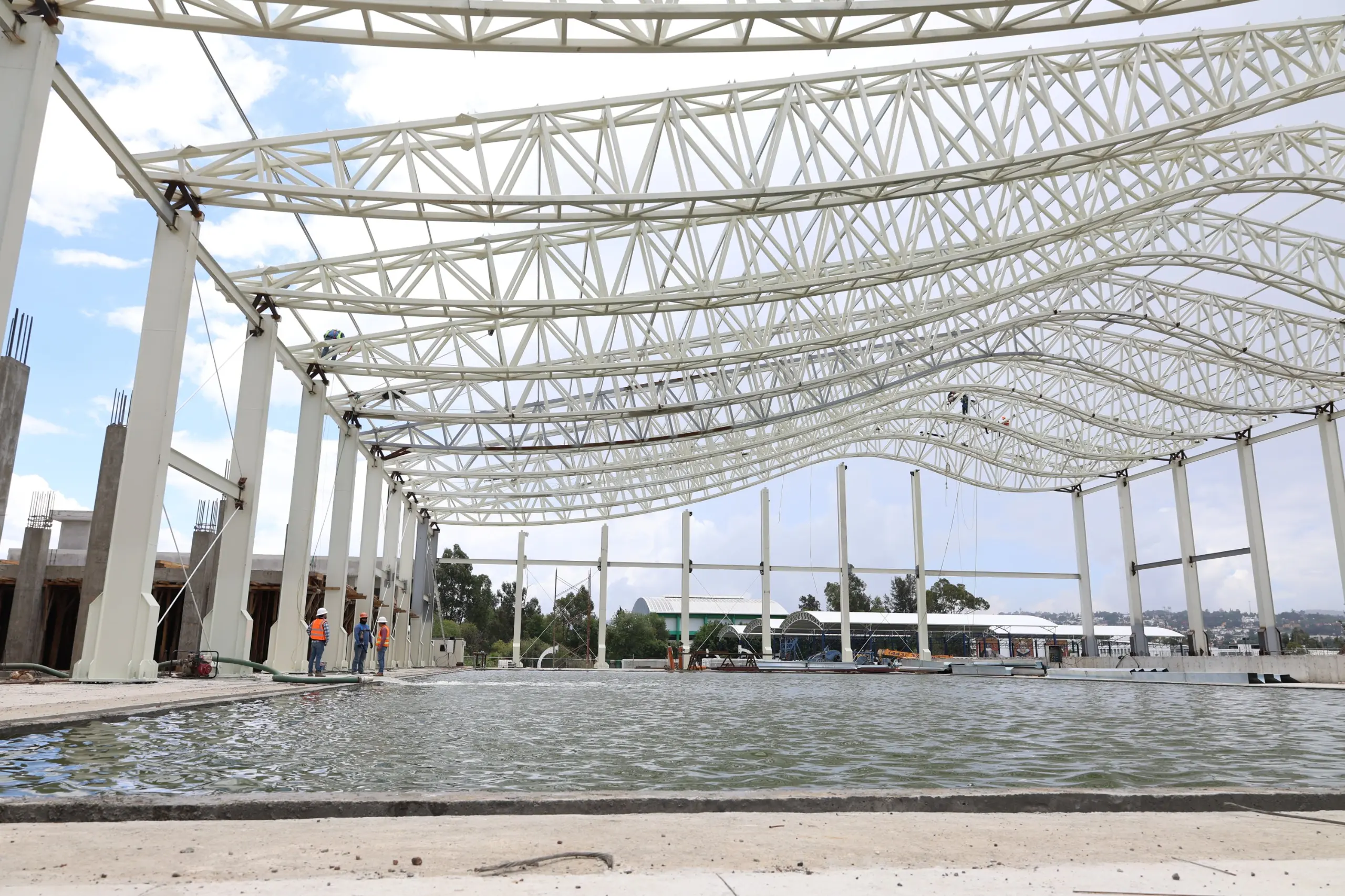 Administración de Yarabí Ávila construye obras de alto impacto; alberca Olímpica al 70 por ciento