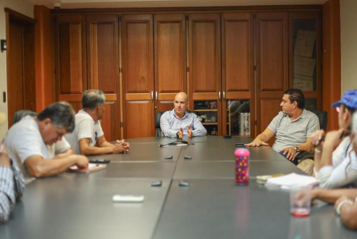 Adolfo Torres da seguimiento a proyectos hidráulicos junto a liderazgos de Rubén Jaramillo