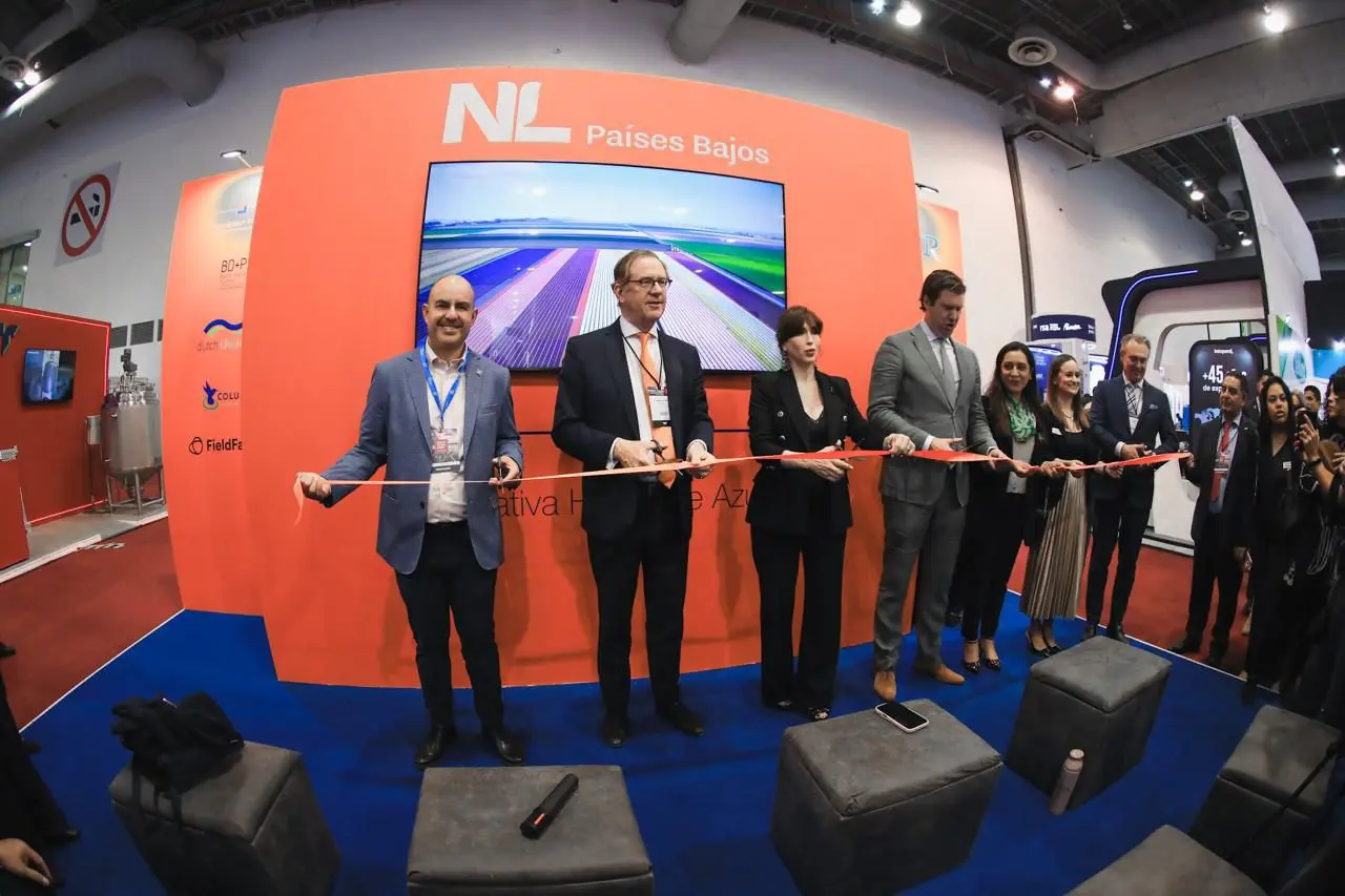 Adolfo Torres inaugura el pabellón de los Países Bajos en Aquatech 2025