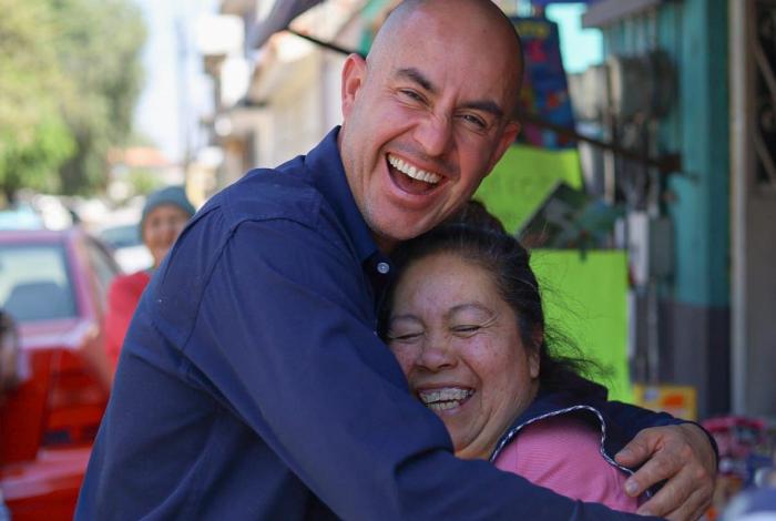 Adolfo Torres realiza visita de trabajo en la colonia Las Margaritas