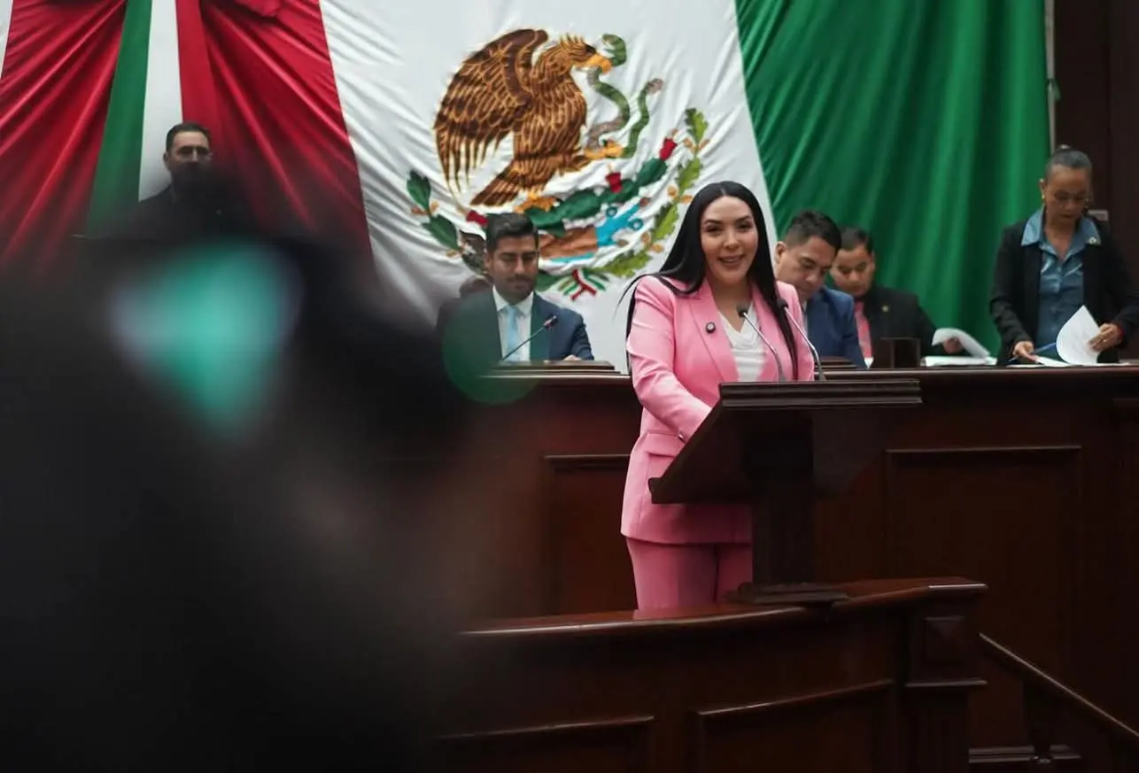 Adriana Campos exige reubicación urgente de la caseta de cobro en Zinapécuaro