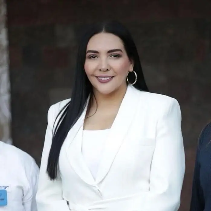 Adriana Campos Huirache reconoce a los padres michoacanos en su día