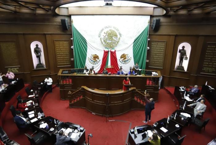 Adriana Contreras Figueroa y Juana Bravo Lázaro, acreedoras a la Condecoración “La Mujer Michoacana”