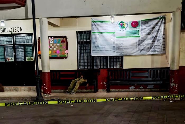Adulto mayor es encontrado muerto en la plaza de la tenencia de Jicalán, en Uruapan