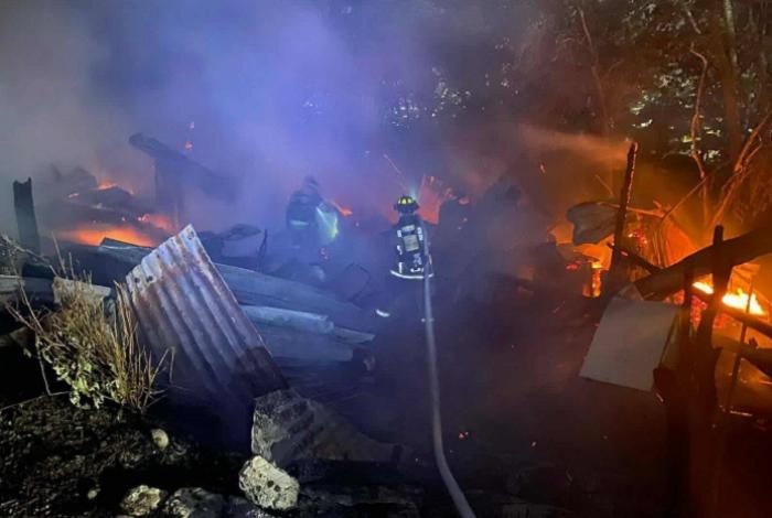 Adulto mayor muere calcinado tras incendio de domicilio en la colonia El Durazno