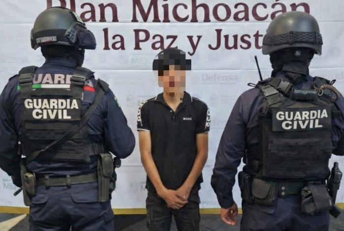 Agarran a adolescente con dr0g4 en Aguililla