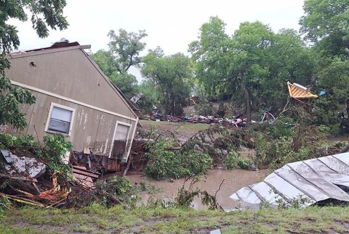 Al menos 13 muertos y 23 niñas desaparecidas, el saldo de inundaciones en Texas