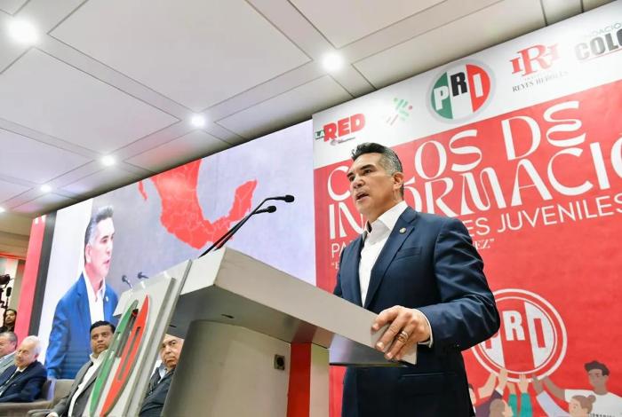 Alejandro Moreno denuncia a Nicolás Maduro por nexos con cárteles