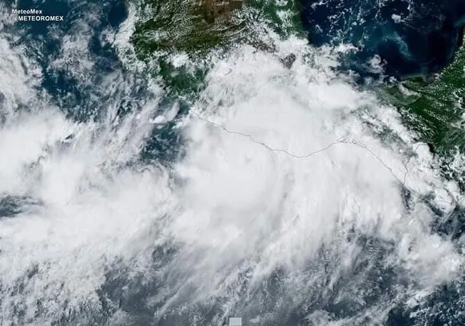 ¡Alerta! El Huracán “John” se intensifica rápidamente a categoría 2: se esperan lluvias y vientos que pudieran ser graves