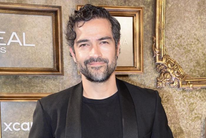 Alfonso Herrera: Inspiración Humanitaria y Legado Familiar