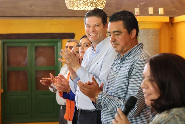 Alfonso Martínez se reúne con líderes sociales y del campo en Maravatío