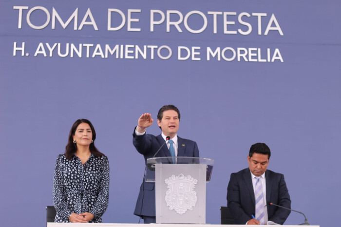 Alfonso Martínez toma protesta como alcalde reelecto; "no es lo mismo que presentarse por primera vez"