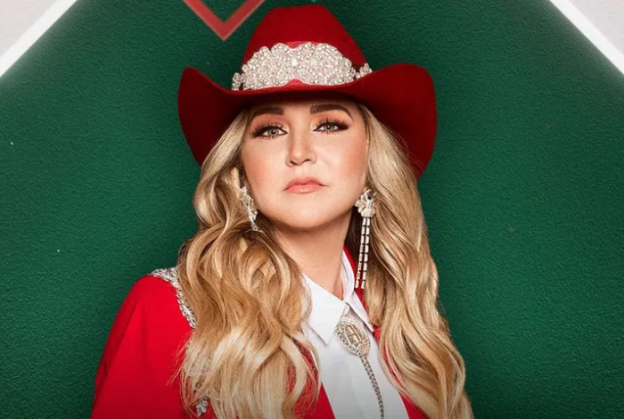 Alicia Villarreal se reinventa tras su divorcio de Cruz Martínez