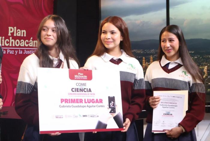 Alumnas del Cecytem ganadoras del concurso estatal “Come con Ciencia”