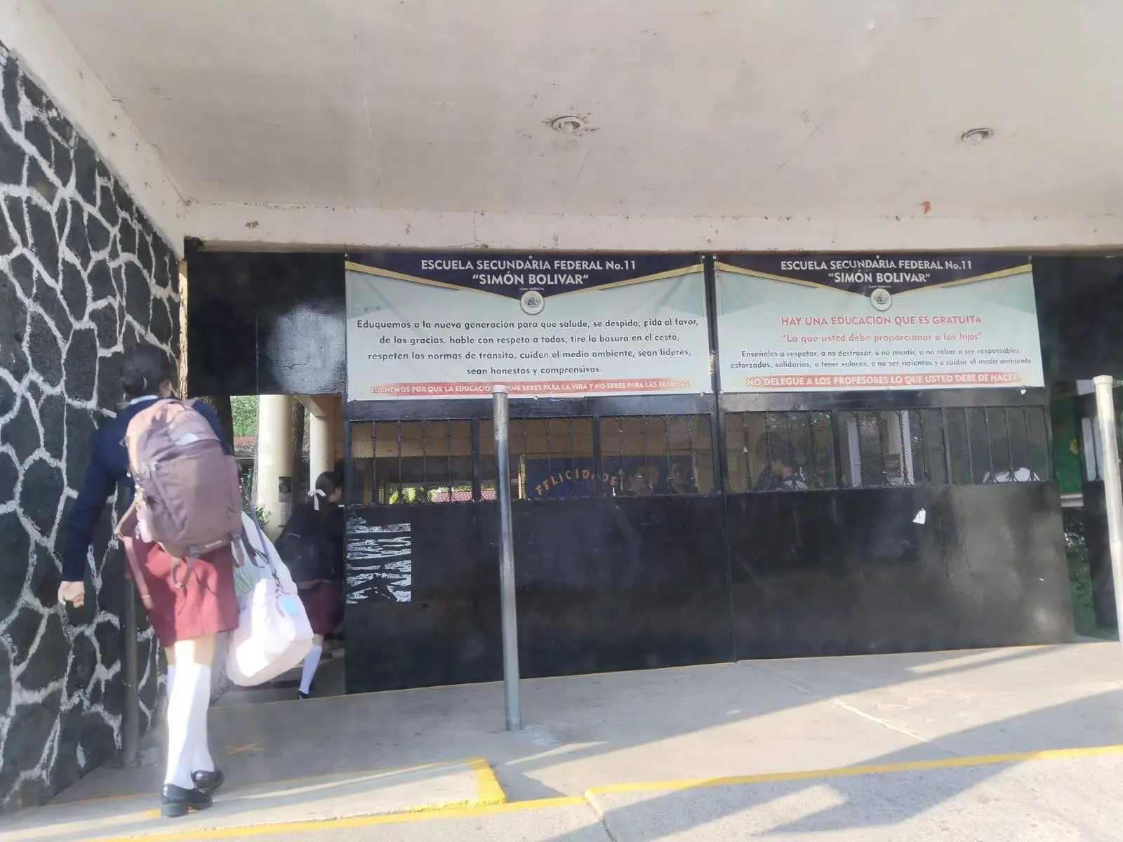 Alumnos de Morelia regresan a clases tras MEGAPUENTE, pese a festejos del 485 aniversario
