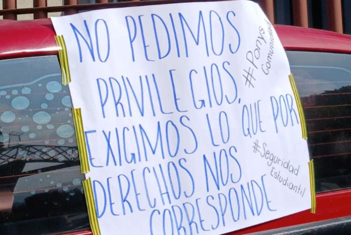 Alumnos del Tec de Morelia cierran los dos campus; exigen transparentar recursos y que arreglen salones, baños...