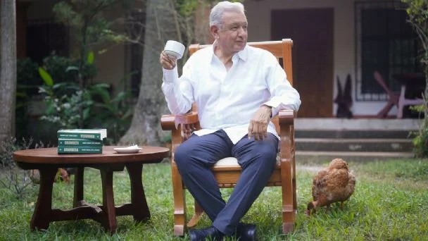 AMLO reaparece: ‘No hay que hacerle sombra a nuestra presidenta’, dice