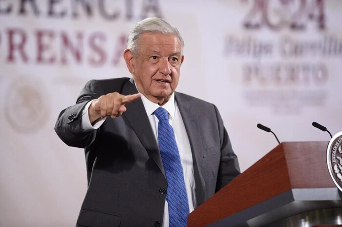 AMLO responde a las acusaciones de dictadura de Ernesto Zedillo