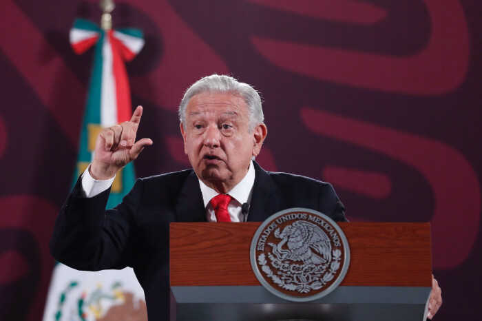 AMLO sugiere que campañas para elección de Poder Judicial sean “casa por casa”