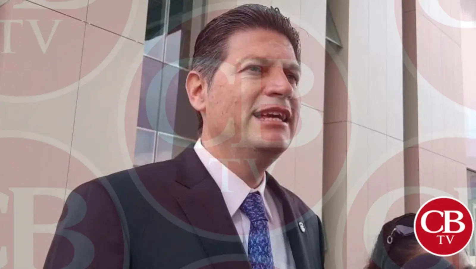 Ante controversia, Alfonso Martínez respalda concierto de Carín León en Morelia