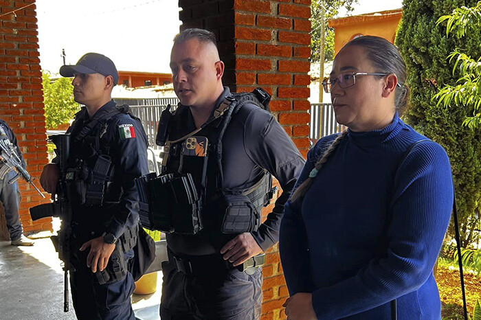 Ante hechos violentos, alcaldesa de Erongarícuaro llama a resguardarse en casa