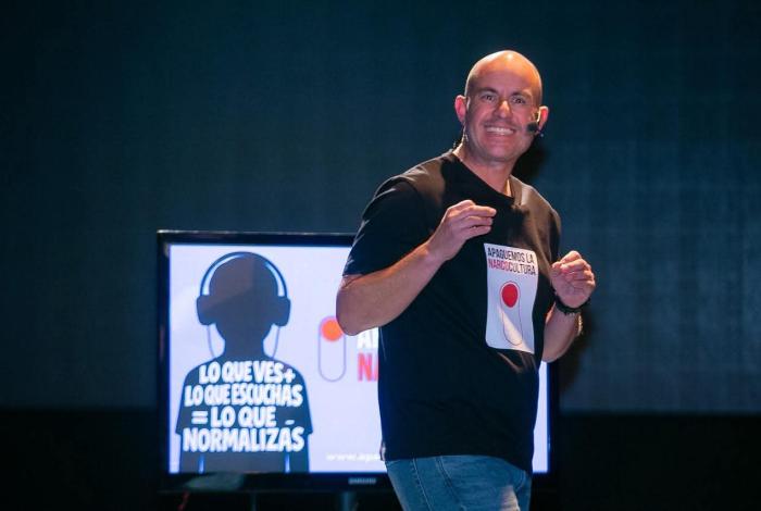 ‘Apaguemos la narcocultura’, ¿cómo cuidar a jóvenes en uso de plataformas tecnológicas?