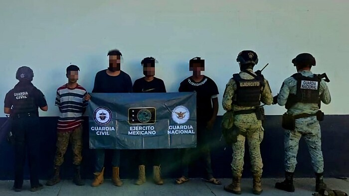 Apatzingán: Detienen a 4 delincuentes y abaten a uno en tiroteo contra autoridades