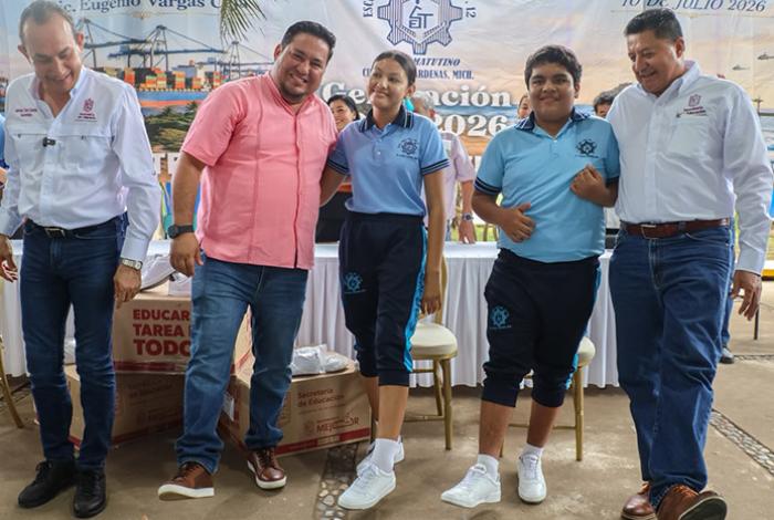 Apoyo a la economía familiar y la educación: Programa “Jalo a Estudiar, Jalo por la Paz” llega a Lázaro Cárdenas